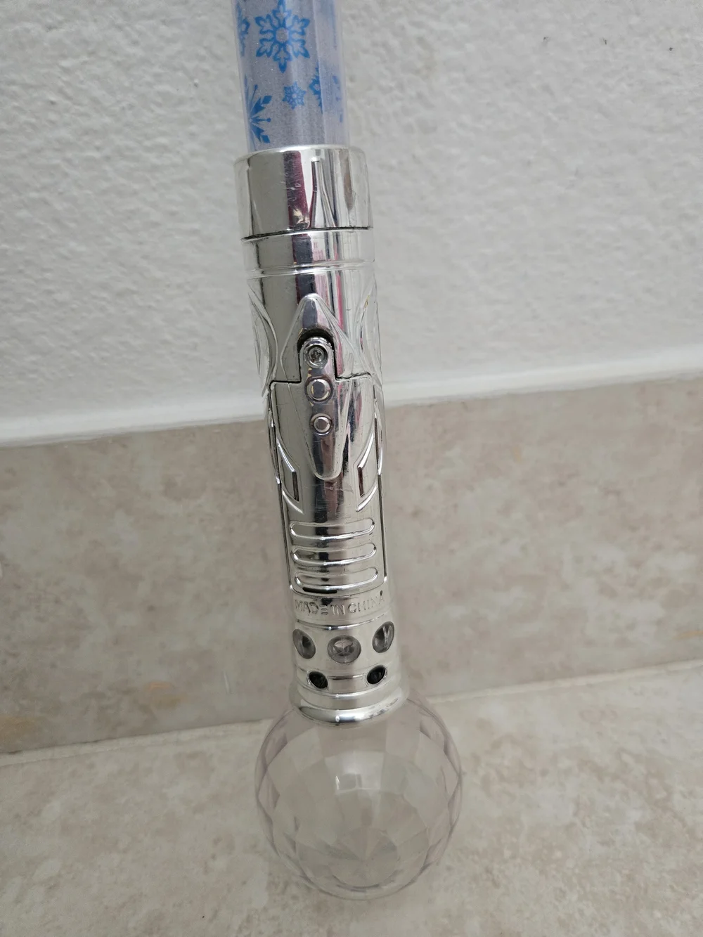 Disney on Ice Frozen Elsa Snowflake Light Up 3 Modes Wand 21
